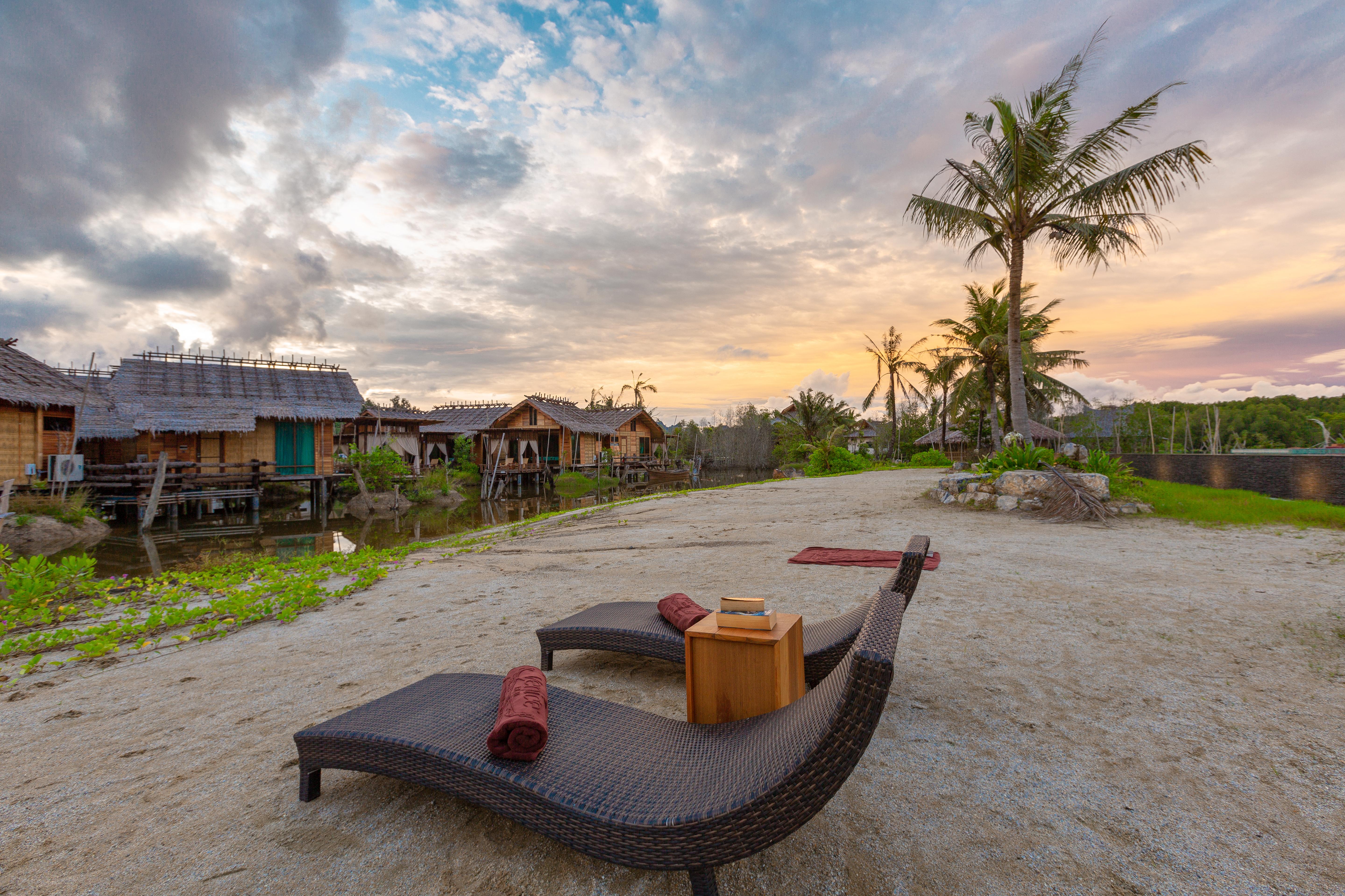 Venice Krabi Villa Resort Exteriör bild